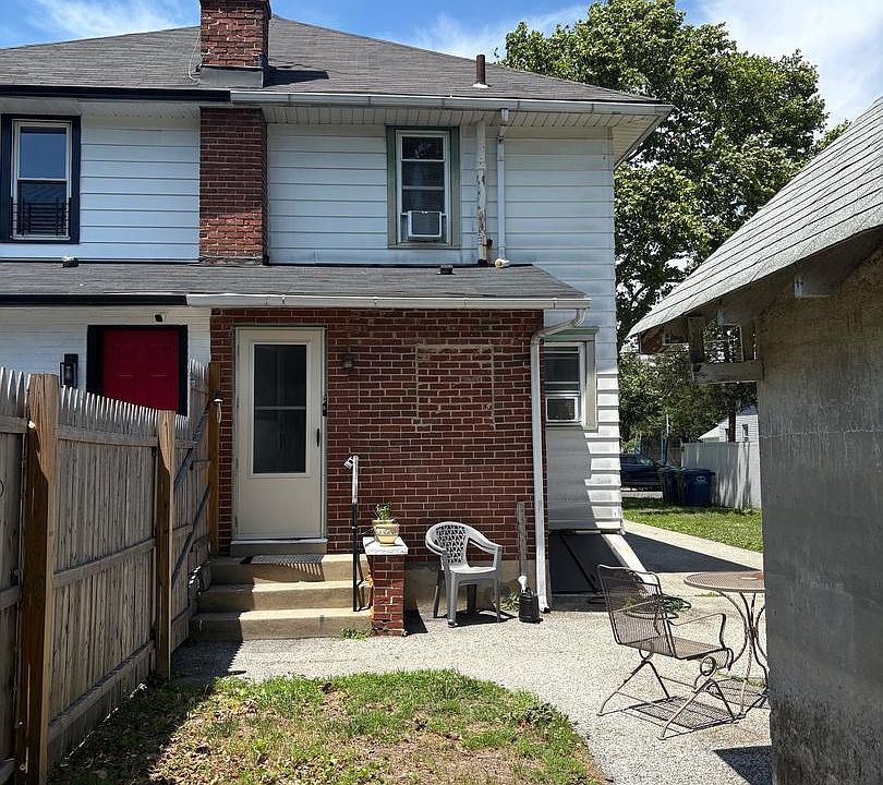 1st image of 314 W 4th St