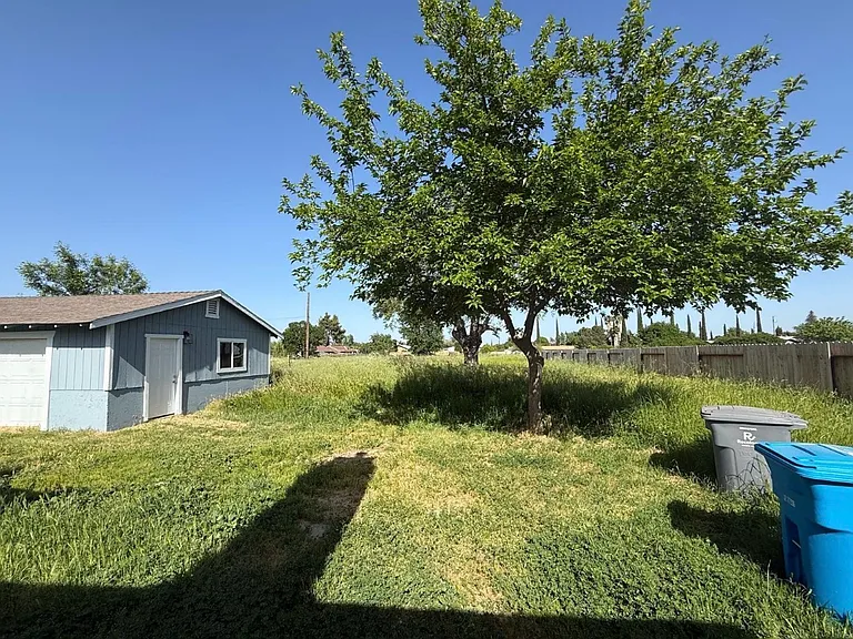 5961 Redburn Ave — Photo 2