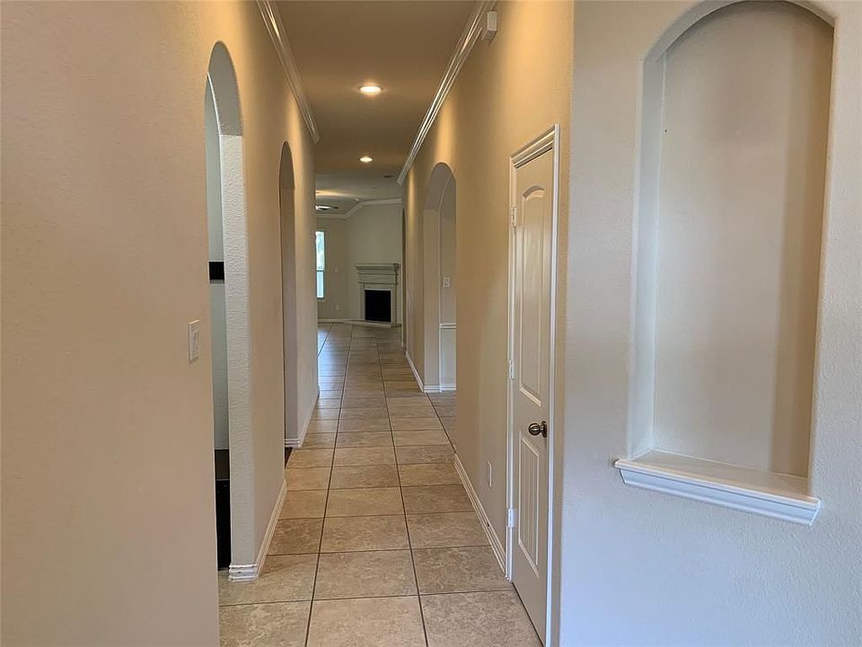 2nd image of 175 W New Harmony Trl