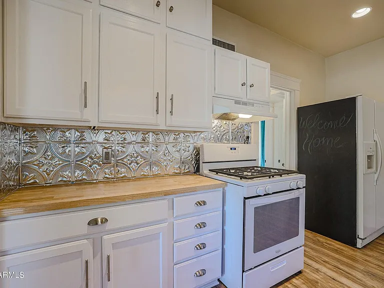 1005 E Moreland St — Photo 10