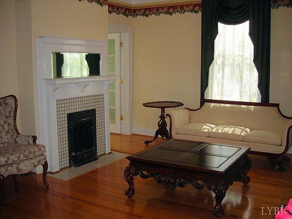 4th image of 905 Bedford Ave