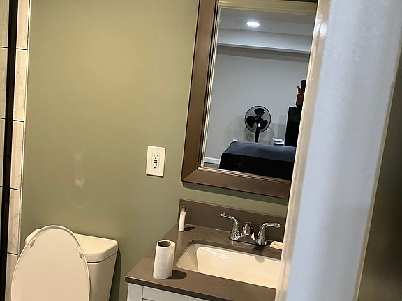 3rd image of 6403 Malvern Ave #3