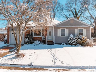 28 Longstreet Drive, Lake Grove, NY, 11755