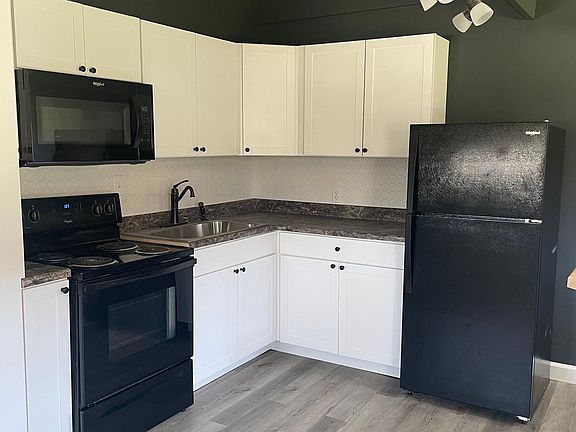 4th image of 123 Eastern Ave #123