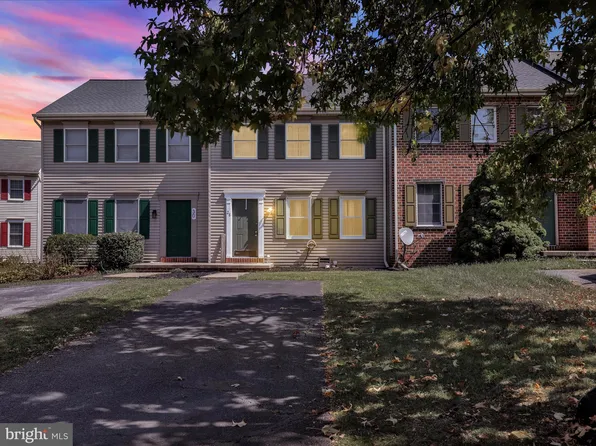 28 Cranfield Ct, Elizabethtown, PA 17022