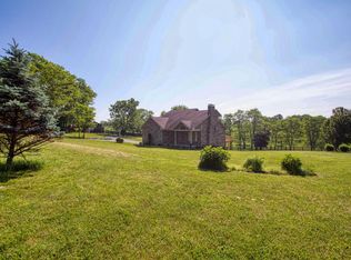 207 Gilvin Ln, Winchester, KY 40391