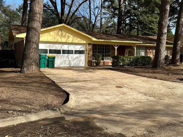 22 Holly Ln, Texarkana, TX 75503