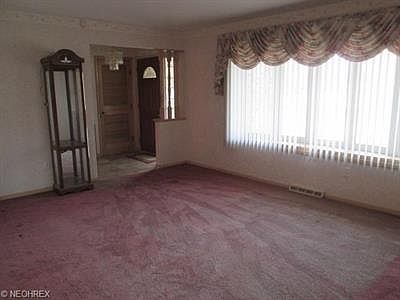 3rd image of 2700 Belmont Dr