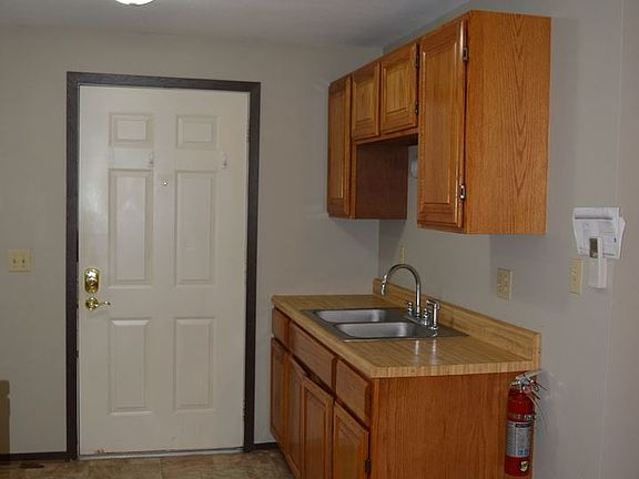 5th image of 608 W Dennis St APT 3