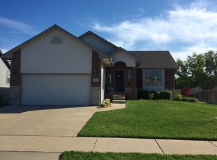 525 E Minneha Ave, Andover, KS 67002