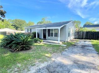 704 Cranman Dr, Savannah, GA 31406
