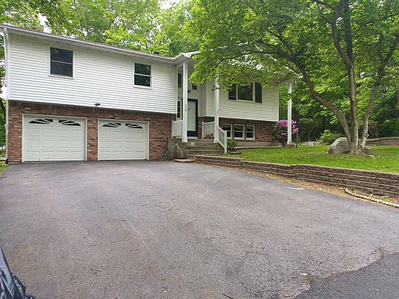2nd image of 115 Park Pl