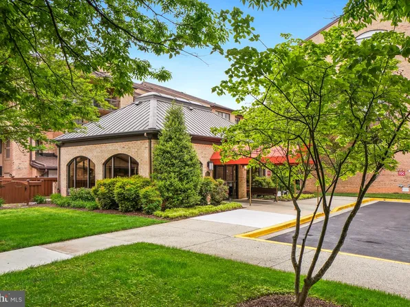 11420 Strand Dr #R-009, Rockville, MD 20852