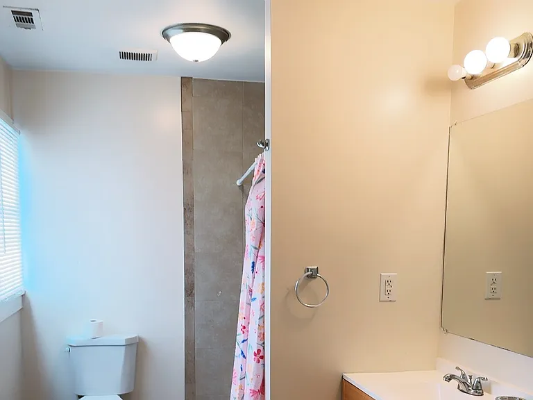 819 Beecher St — Photo 8