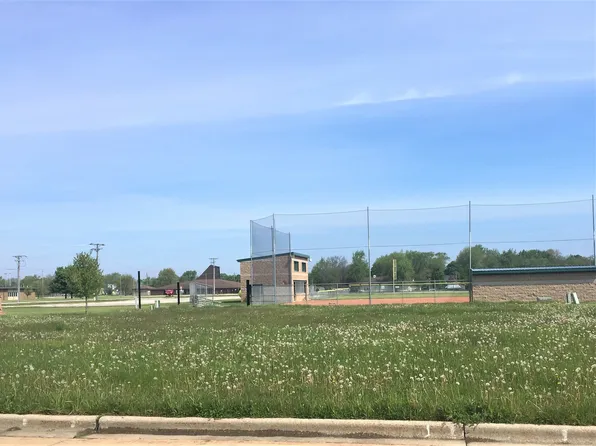 102 Karen Dr, Dwight, IL 60420