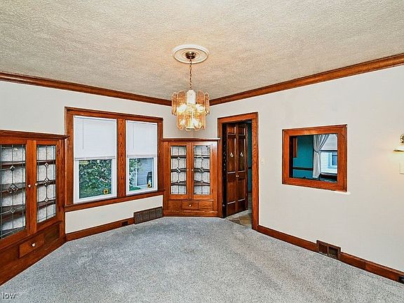 4th image of 16824 Chatfield Ave