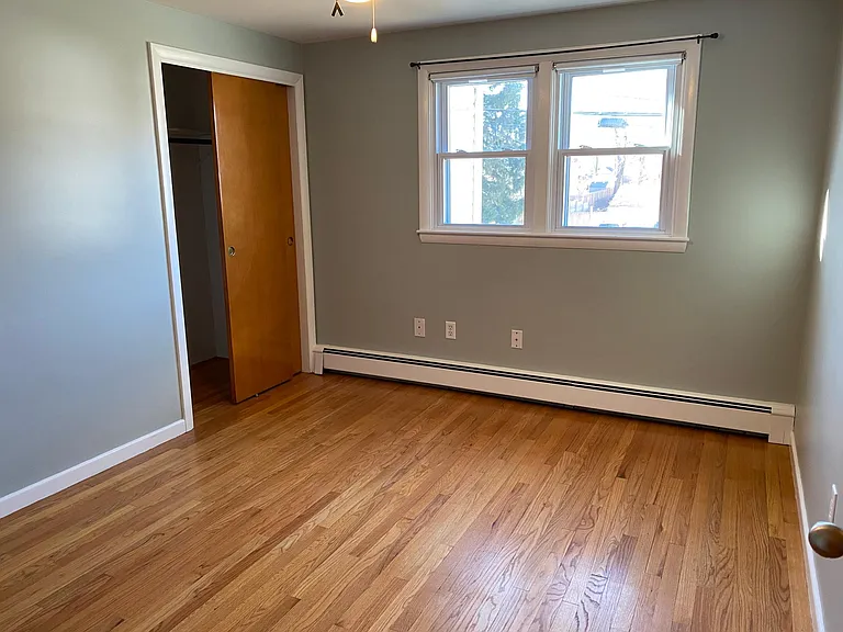 236 Spooner Ave — Photo 20