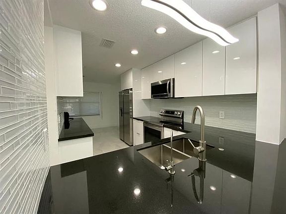 5th image of 7383 NW 34th St