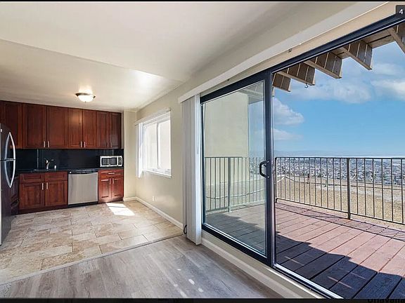 3rd image of 895 Burnett Ave APT 5