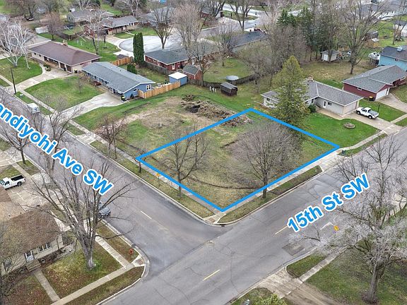 2nd image of 801 15th St SW