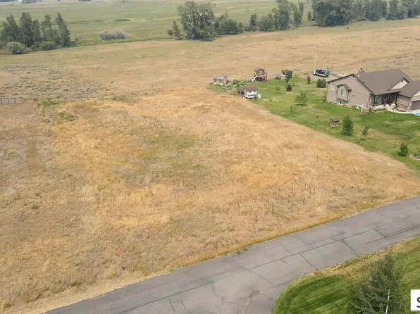 2919 Hackamore Dr, Saint Anthony, ID 83445