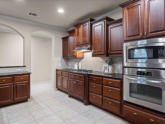 3rd image of 2305 Sully Creek Dr