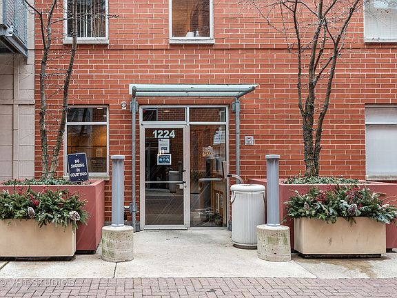 2nd image of 1224 Chicago Ave APT 302