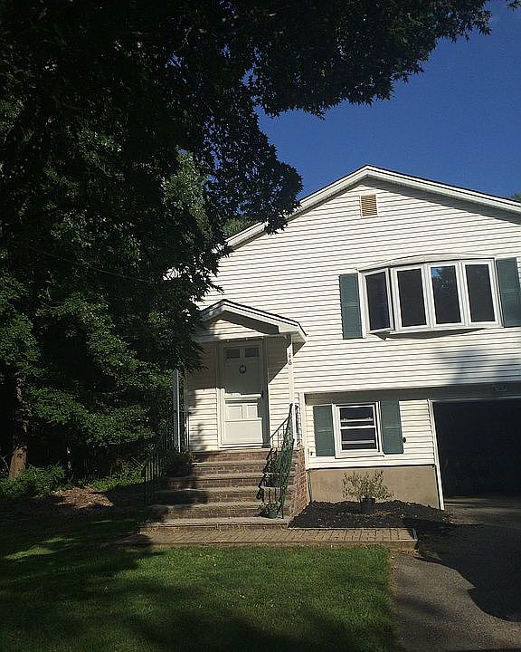 1st image of 46 Beaverbrook Ln