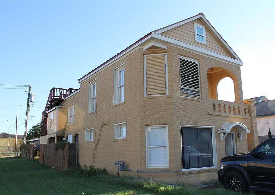 1st image of 807 Broadway St