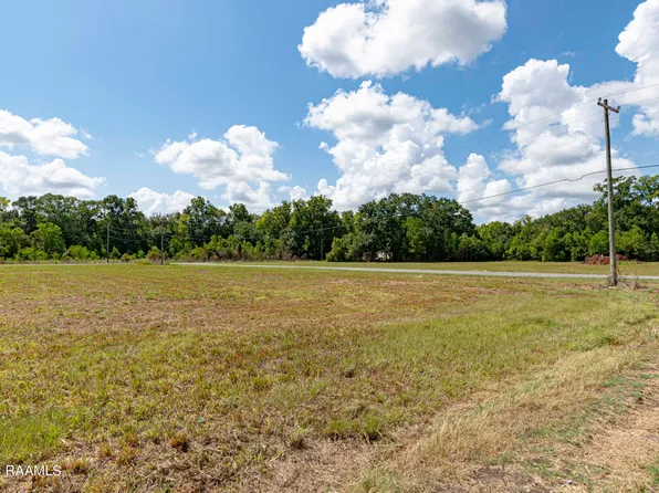 32 E Berard Dr, Arnaudville, LA 70512