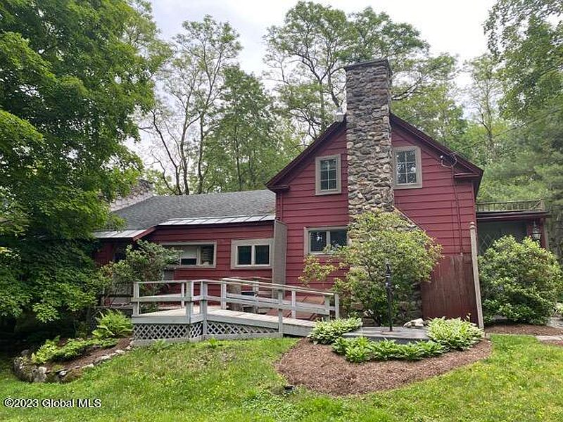 3rd image of 231 Kenyon Hill Road