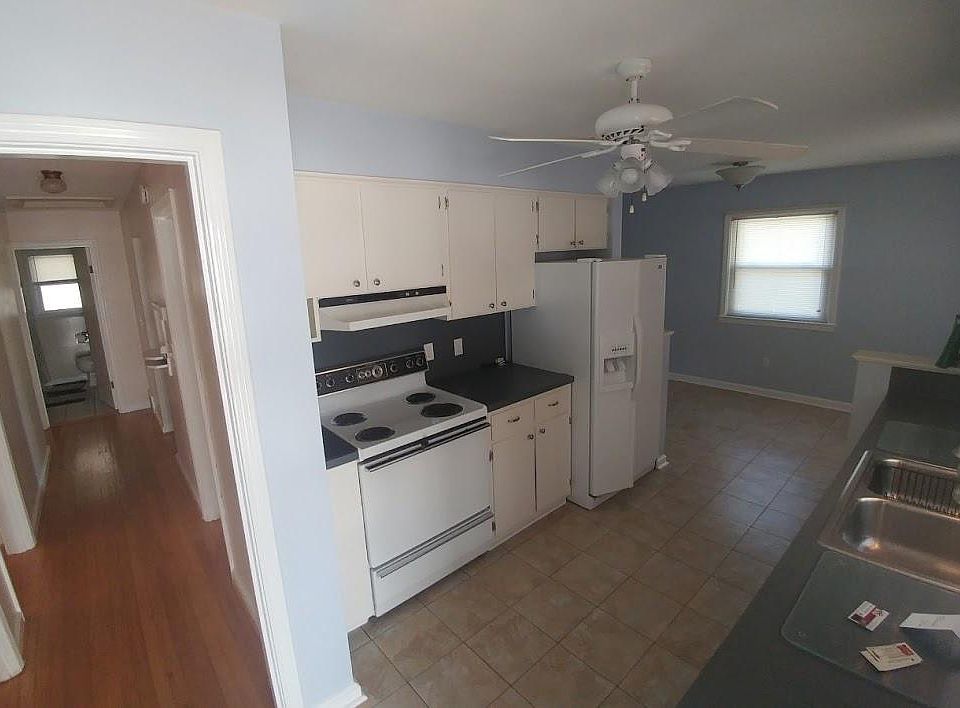 2nd image of 2260 Beargrass Ave