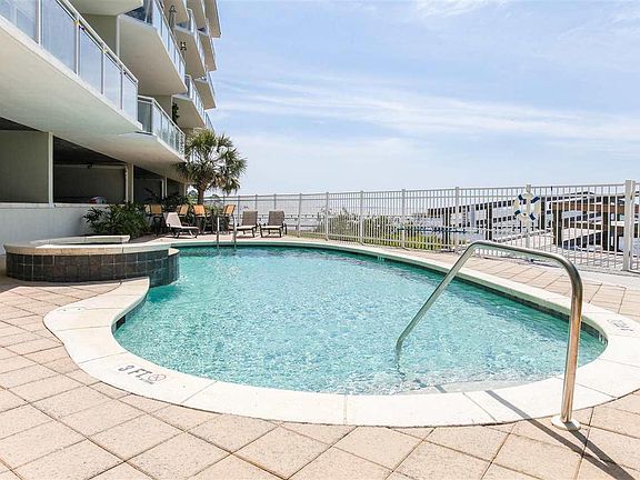 3rd image of 8747 Navarre Pkwy Unit 403