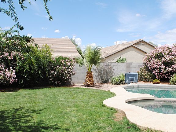 4th image of 1080 W Desert Valley Dr