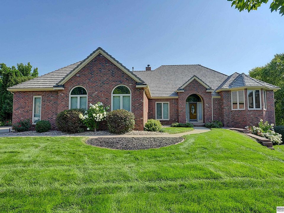 1st image of 3325 N 130th Cir