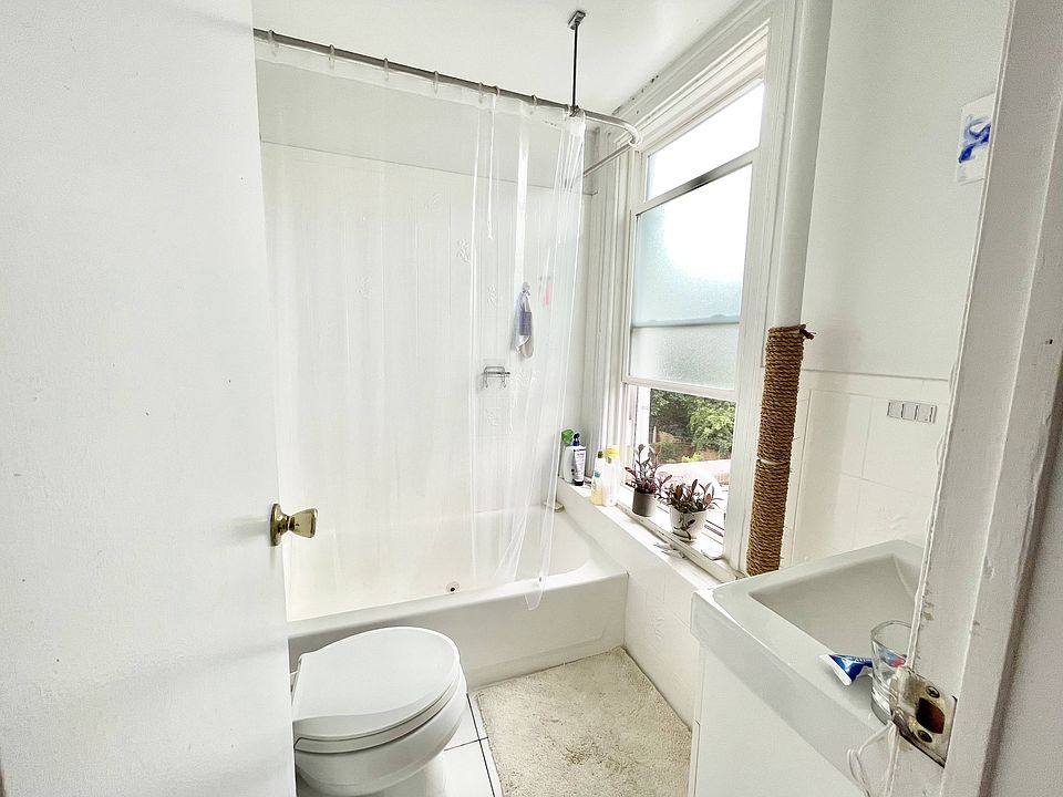 2nd image of 645 Baltic St #2