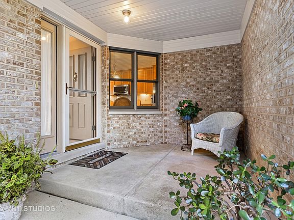 2nd image of 757 N Walden Dr