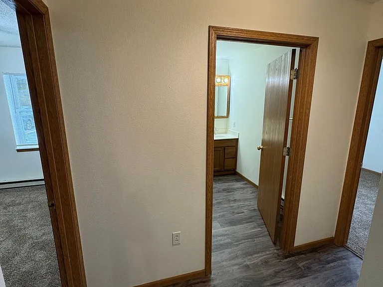 PIONEER BLUFF APARTMENTS — Photo 51