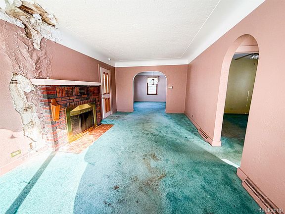 5th image of 330 N Hanselman St