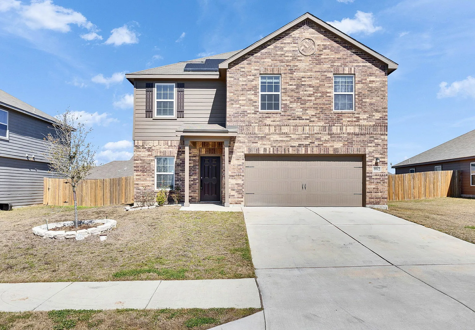 4 bed, 2.5 bath, 2212 sqft, $2,180 — Photo 1
