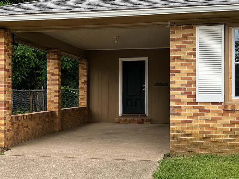 24 Carmichael St — Photo 3