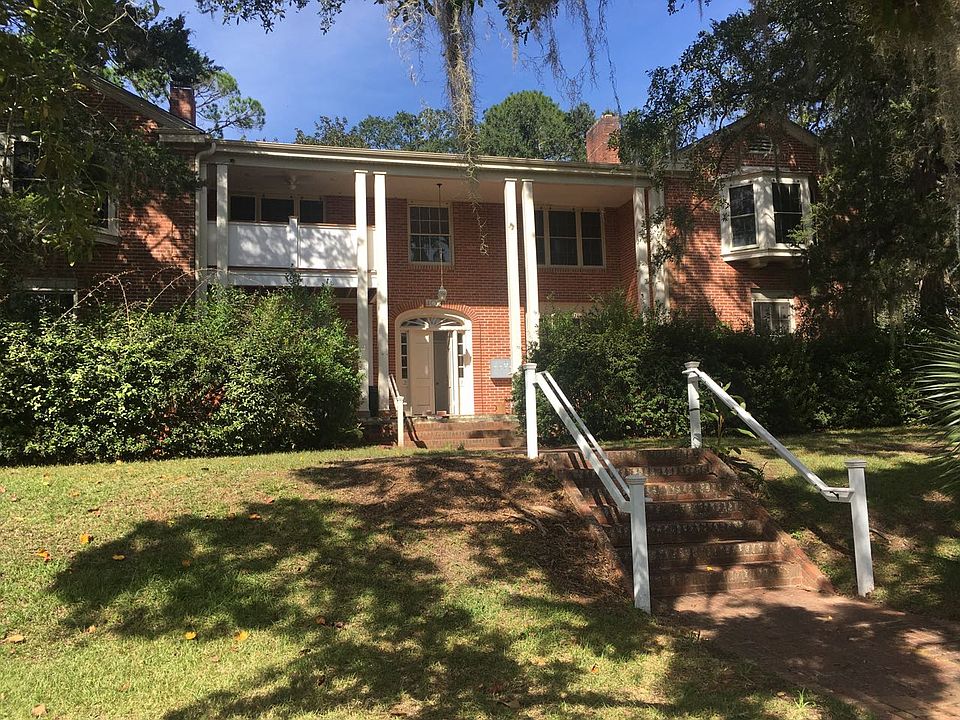 1st image of 402 Wilson Ave E