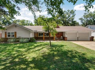 1635 S Sieger Dr, Springfield, MO 65804