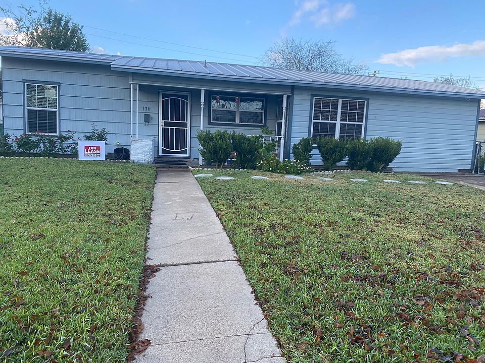 1st image of 1711 Milam Dr