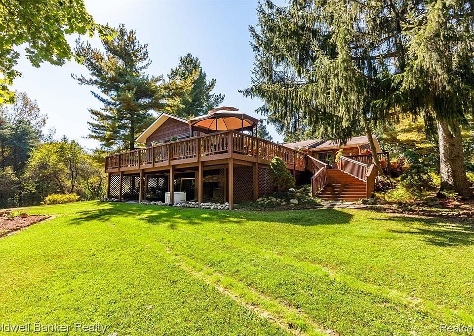 865 McNaughton Ln, Ortonville, MI 48462 | Zillow