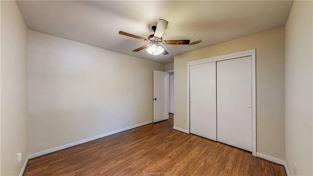 3 bed, $1,300 — Photo 3