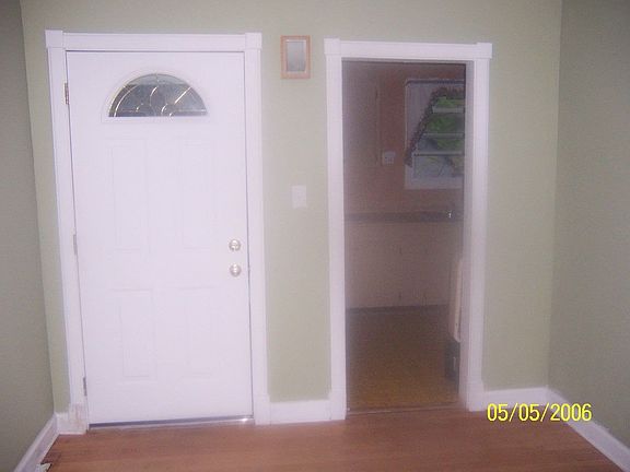LIVING ROOM ENTRANCE