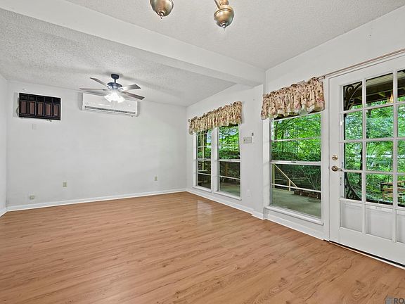 5th image of 12364 Moss Sq