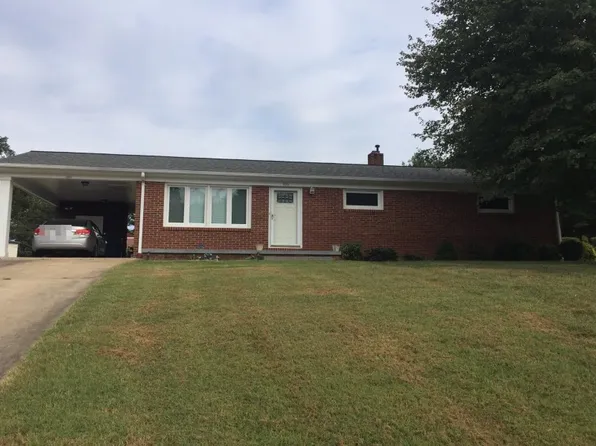 336 27th Street Dr NE, Hickory, NC 28601