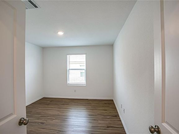 4th image of 5425 Bellissima Way
